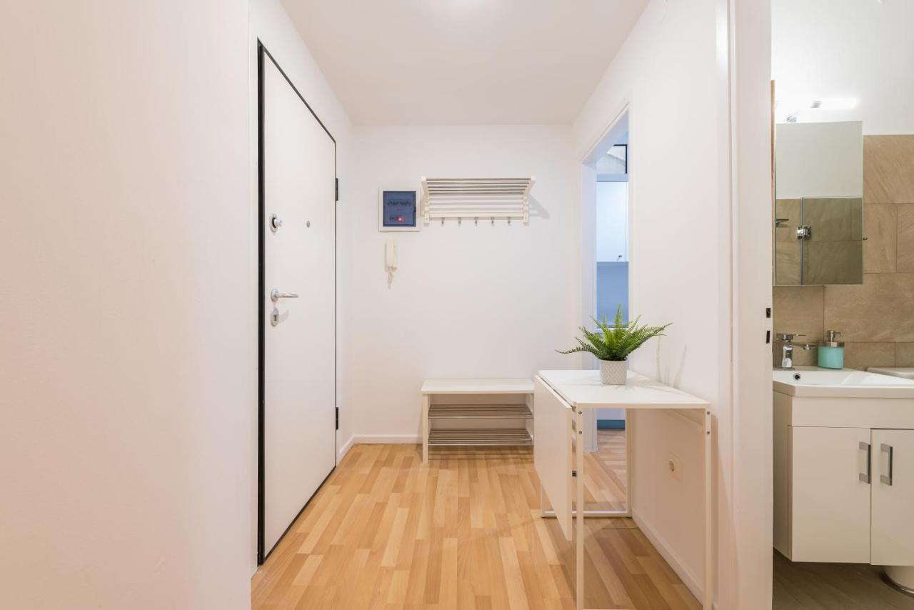 Apartment At Megaro Mousikis St Semi Basement 1Bed 2 Pers Athens Exterior photo
